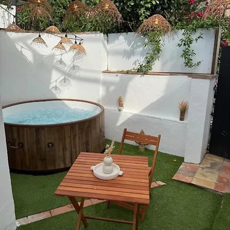 Escapade Tournefeuille, Jacuzzi, Balneo, Terrasse Apartment *